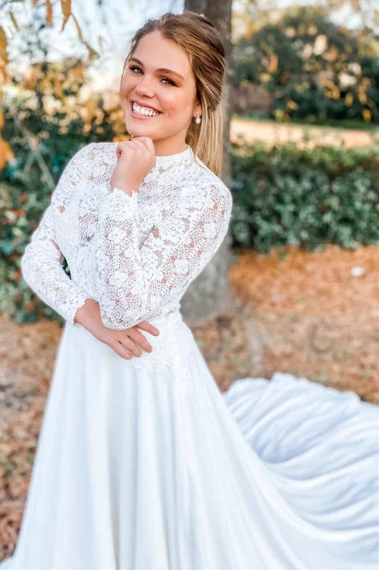 Vestido de novia largo de encaje con cuello alto y manga larga